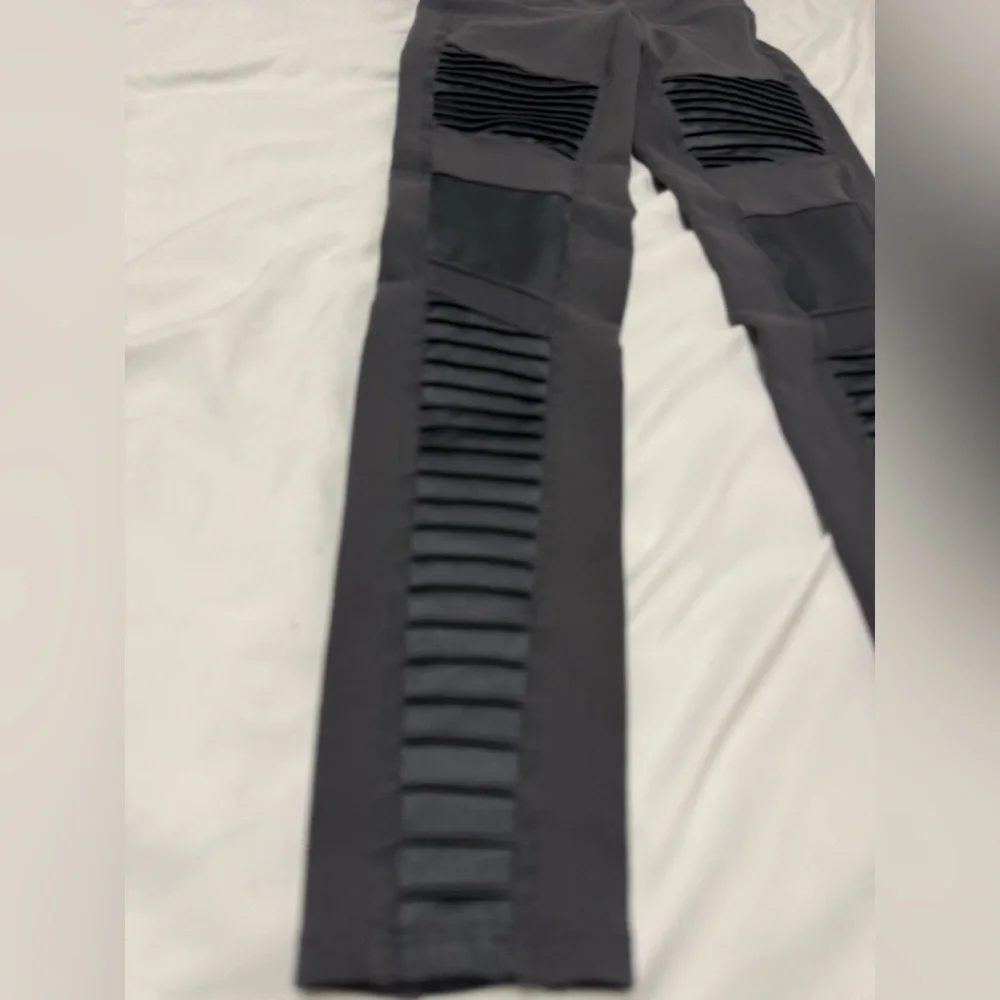 Alo High-Waist Moto Legging